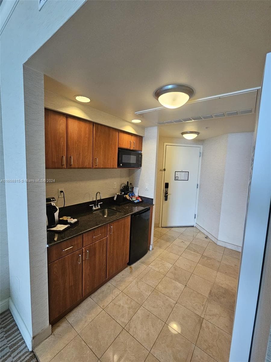 18001 Collins Ave 2112 photo 6