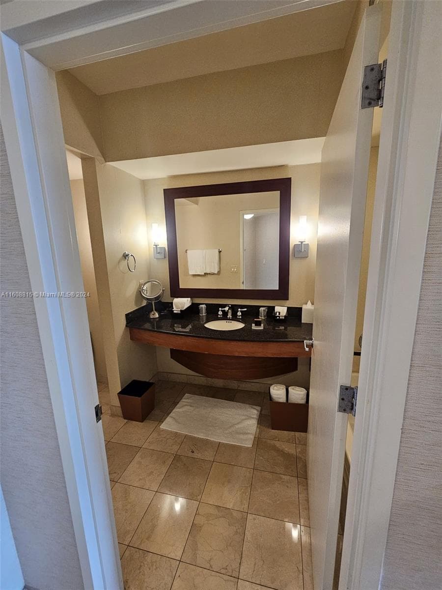 18001 Collins Ave 2112 photo 9