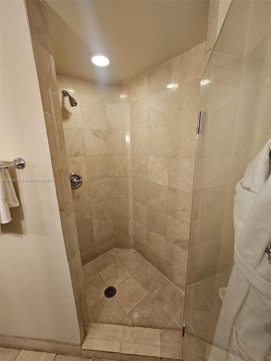 18001 Collins Ave 2112 photo 11