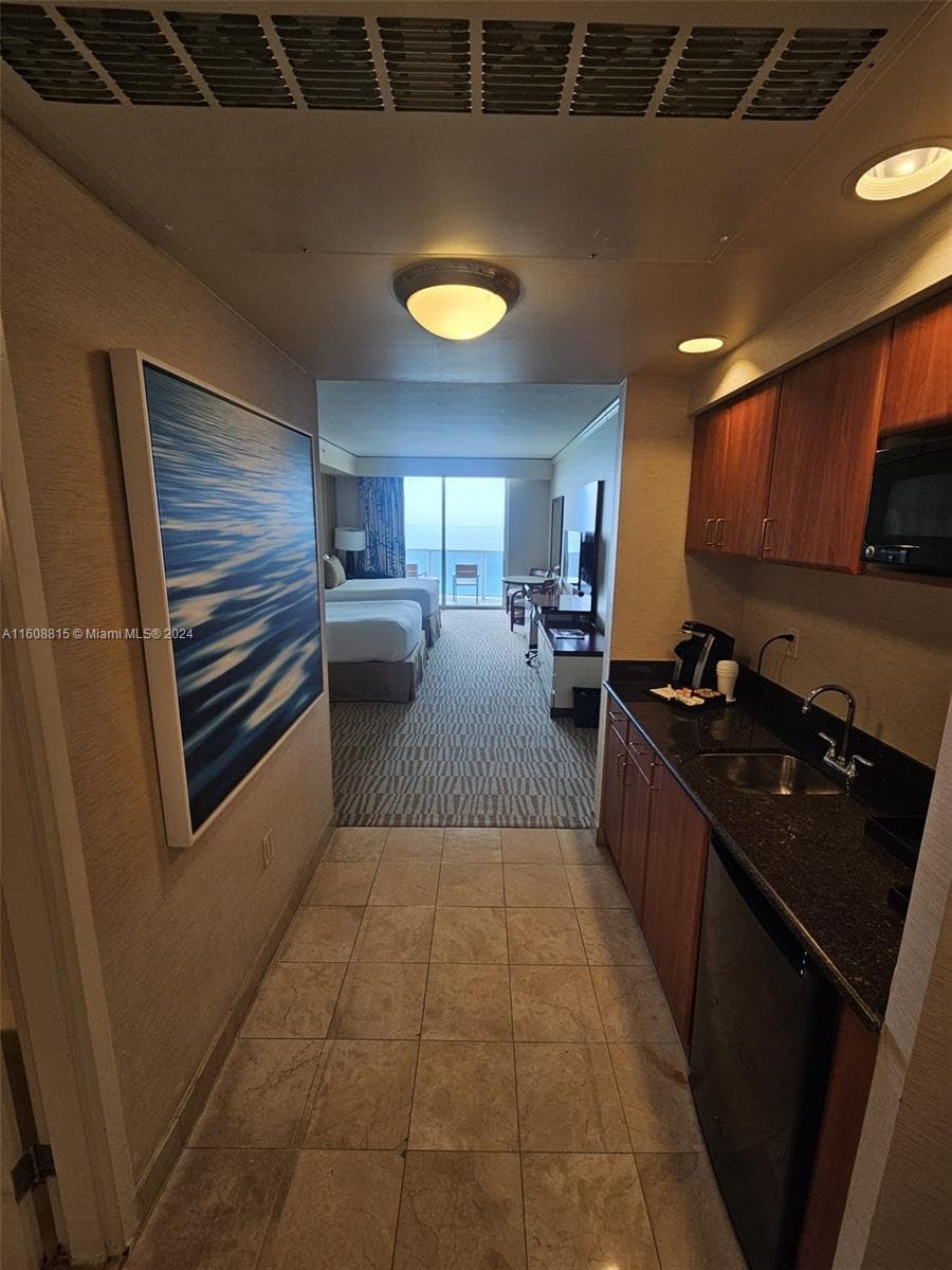 18001 Collins Ave 2112 photo 4