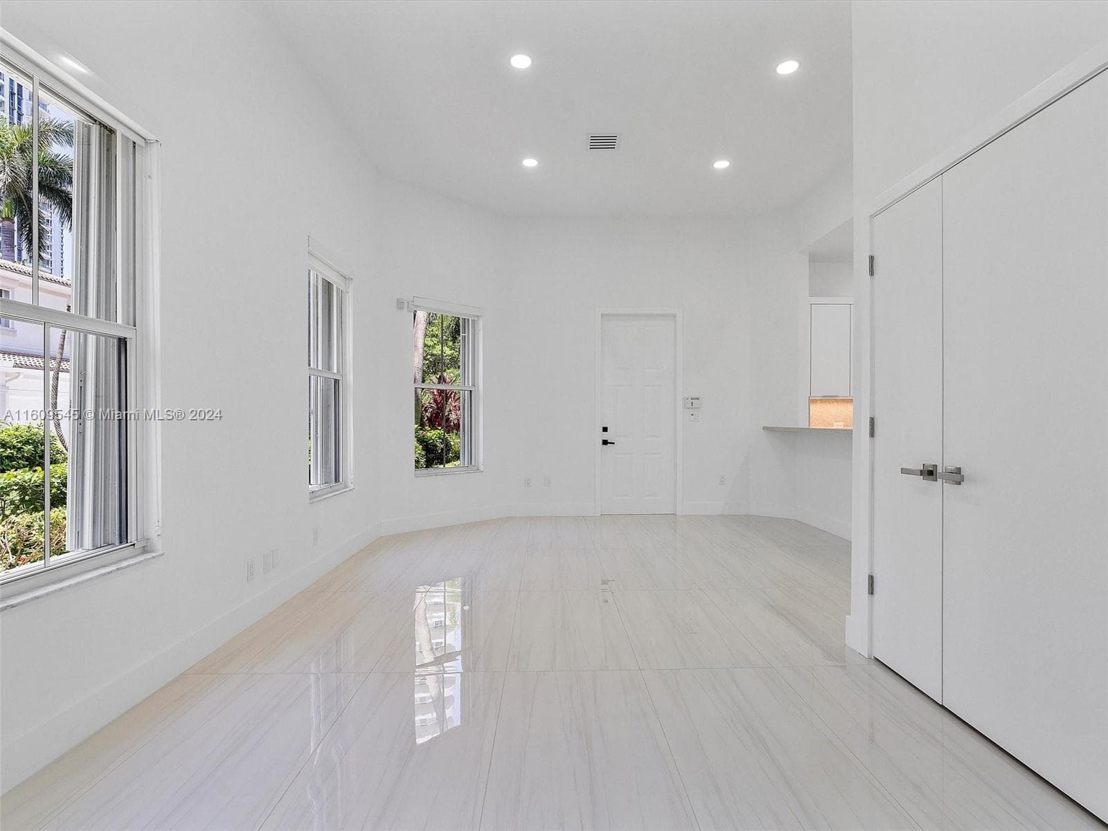 21301 NE 38th Ave 58 photo 9