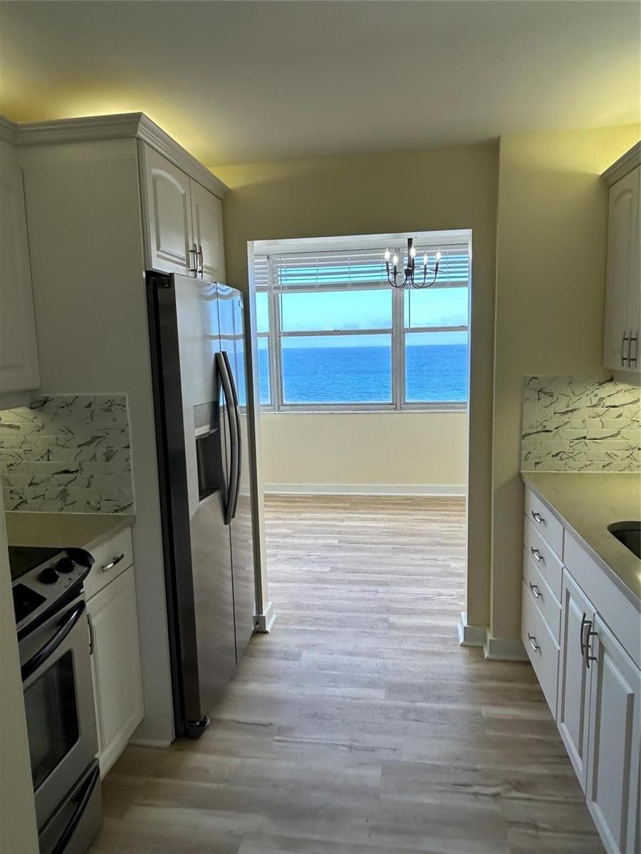111 Briny Avenue 1401 photo 4