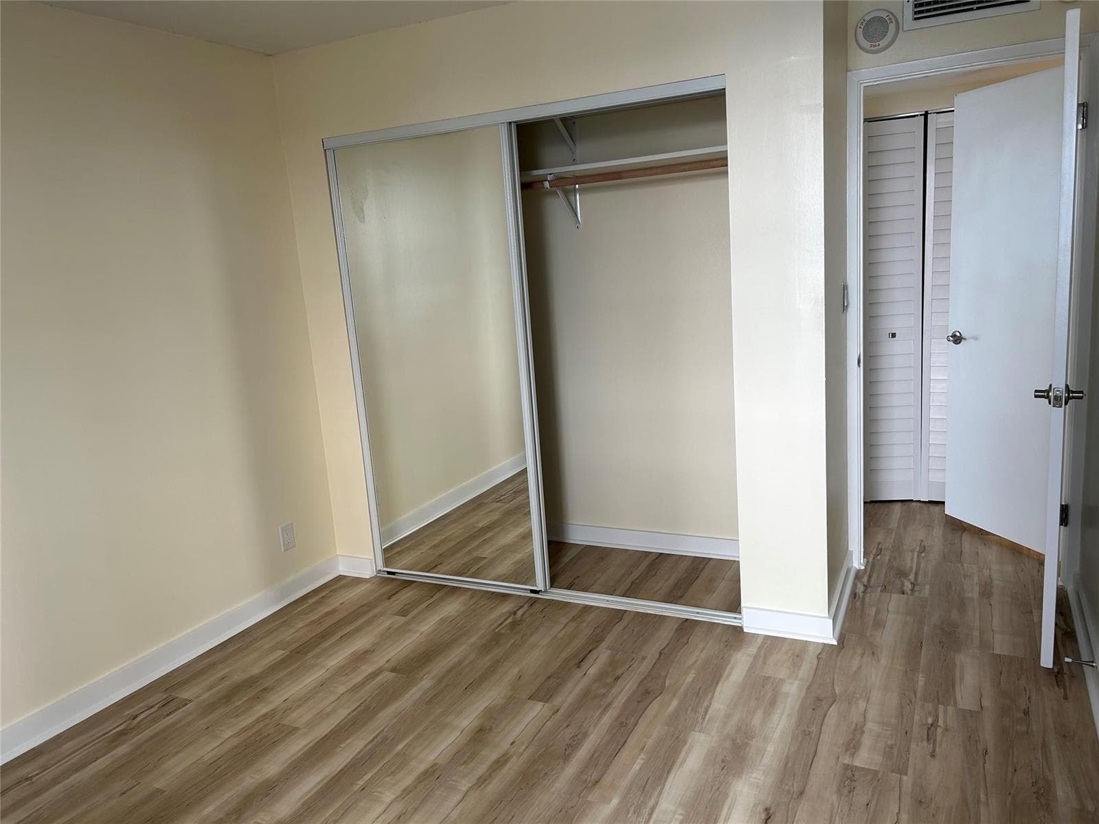 111 Briny Avenue 1401 photo 8