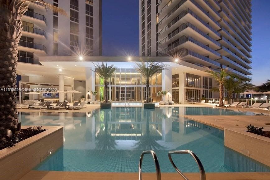 16385 Biscayne Blvd 1418 photo 9