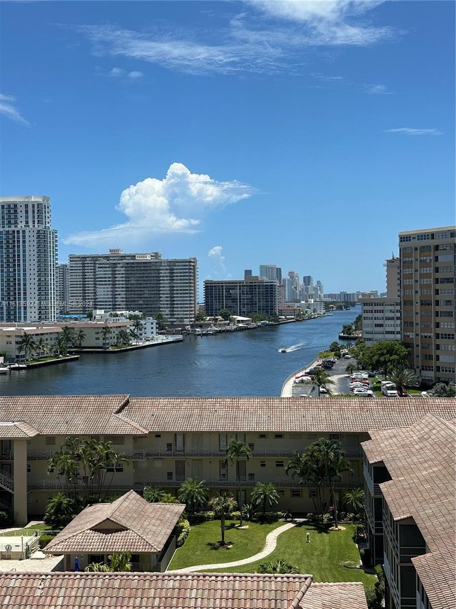 2602 E Hallandale Beach Blvd R807 photo 23
