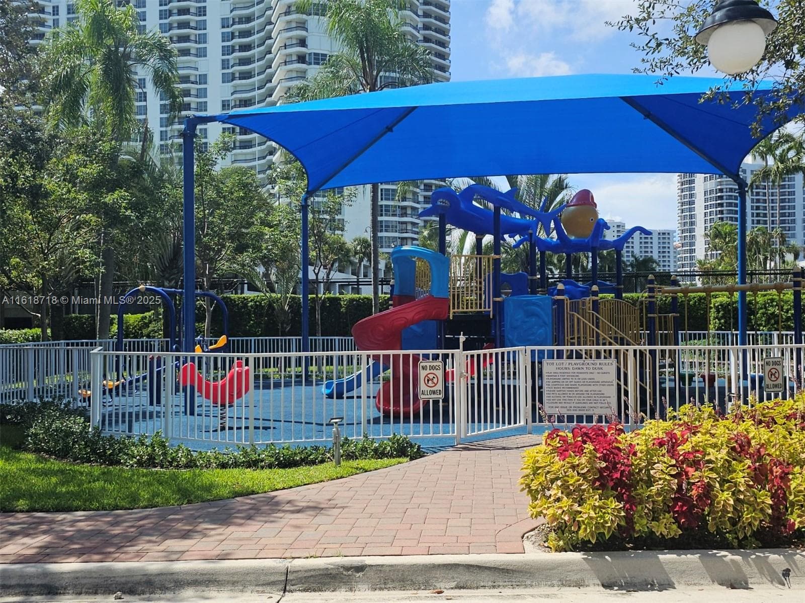 3600 Mystic Pointe Dr 1607 photo 8