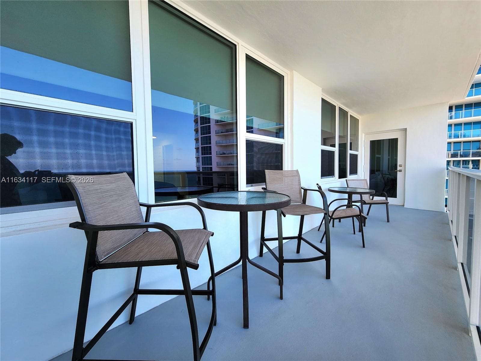 3505 S Ocean Dr 1406 photo 3