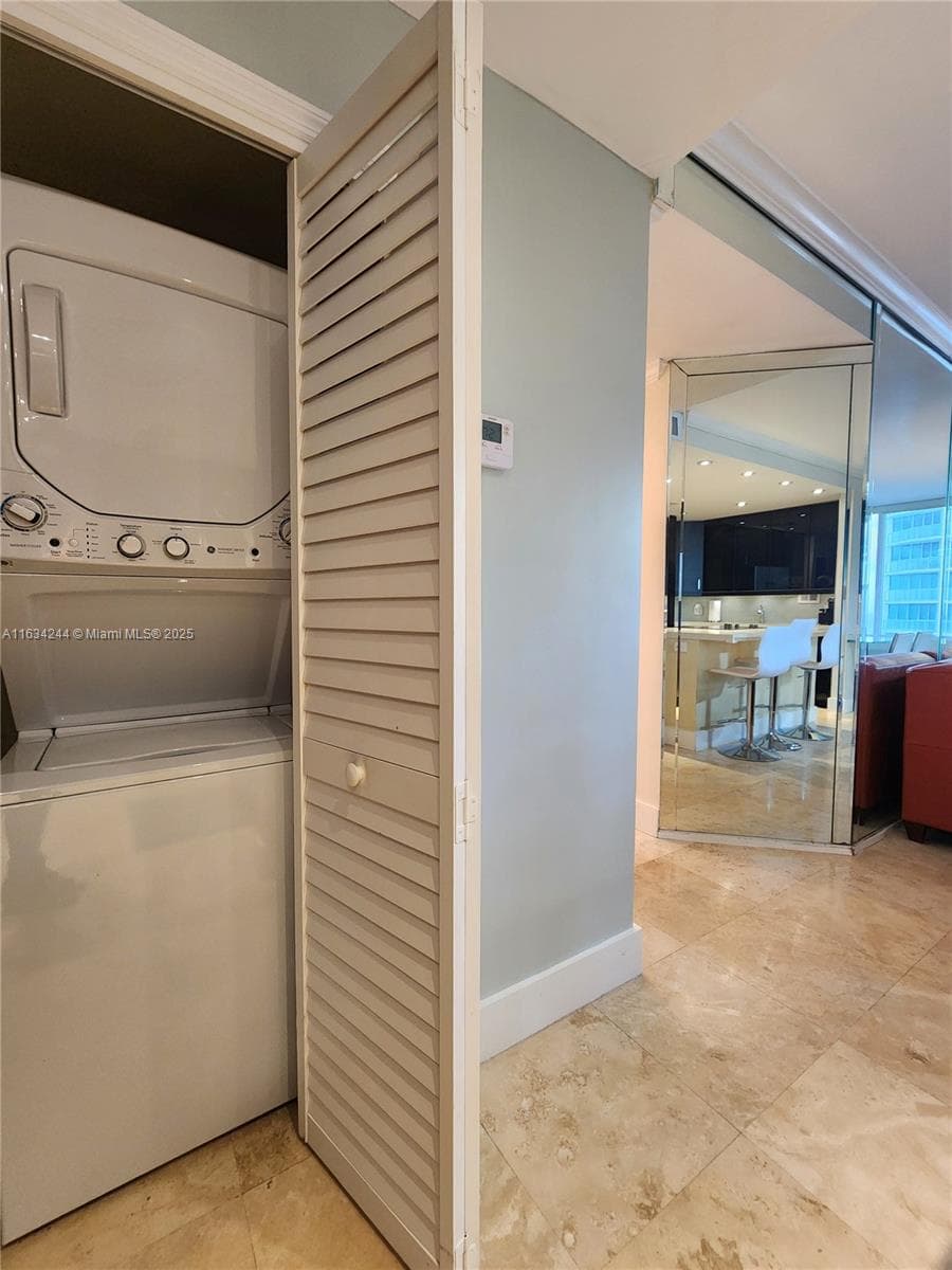 3505 S Ocean Dr 1409 photo 23