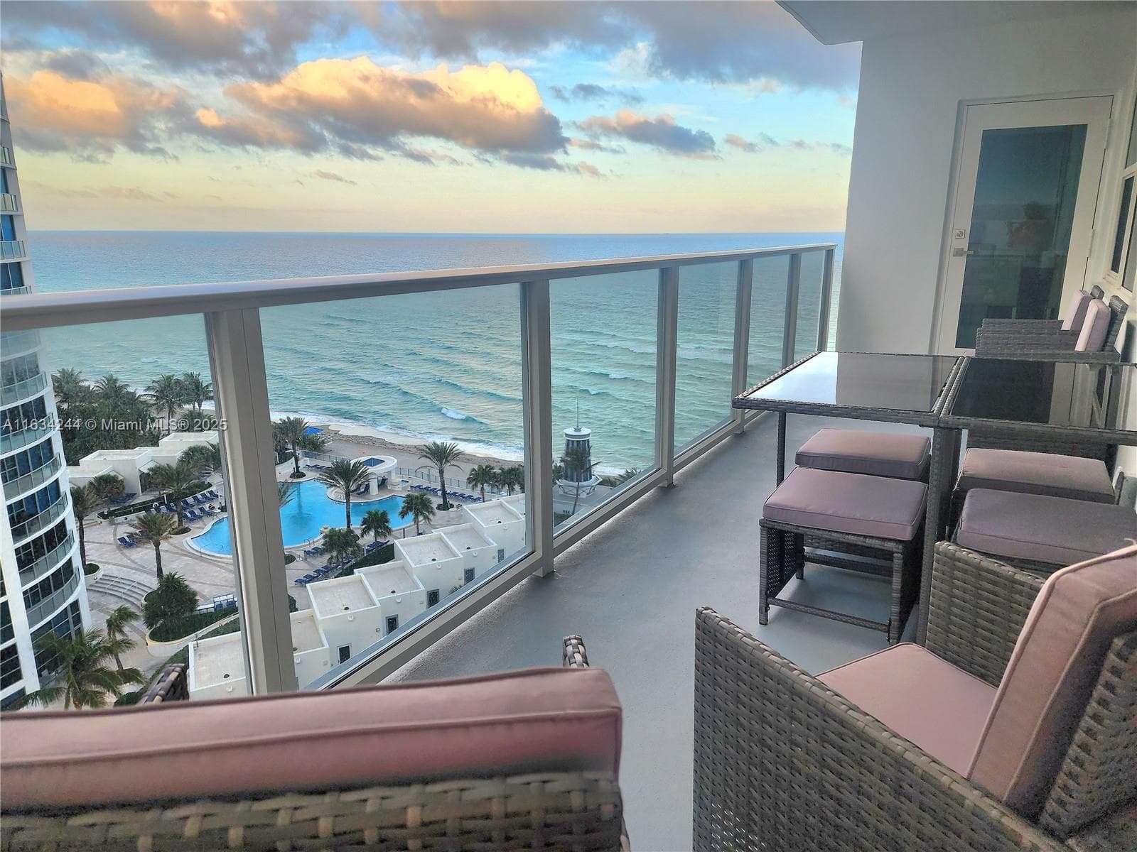 3505 S Ocean Dr 1409 photo 1