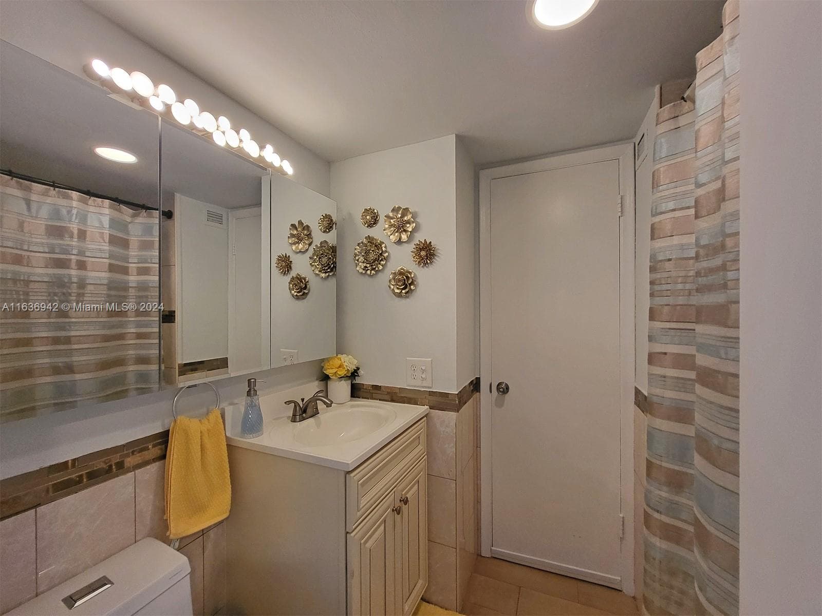 1825 S Ocean Dr 206 photo 17