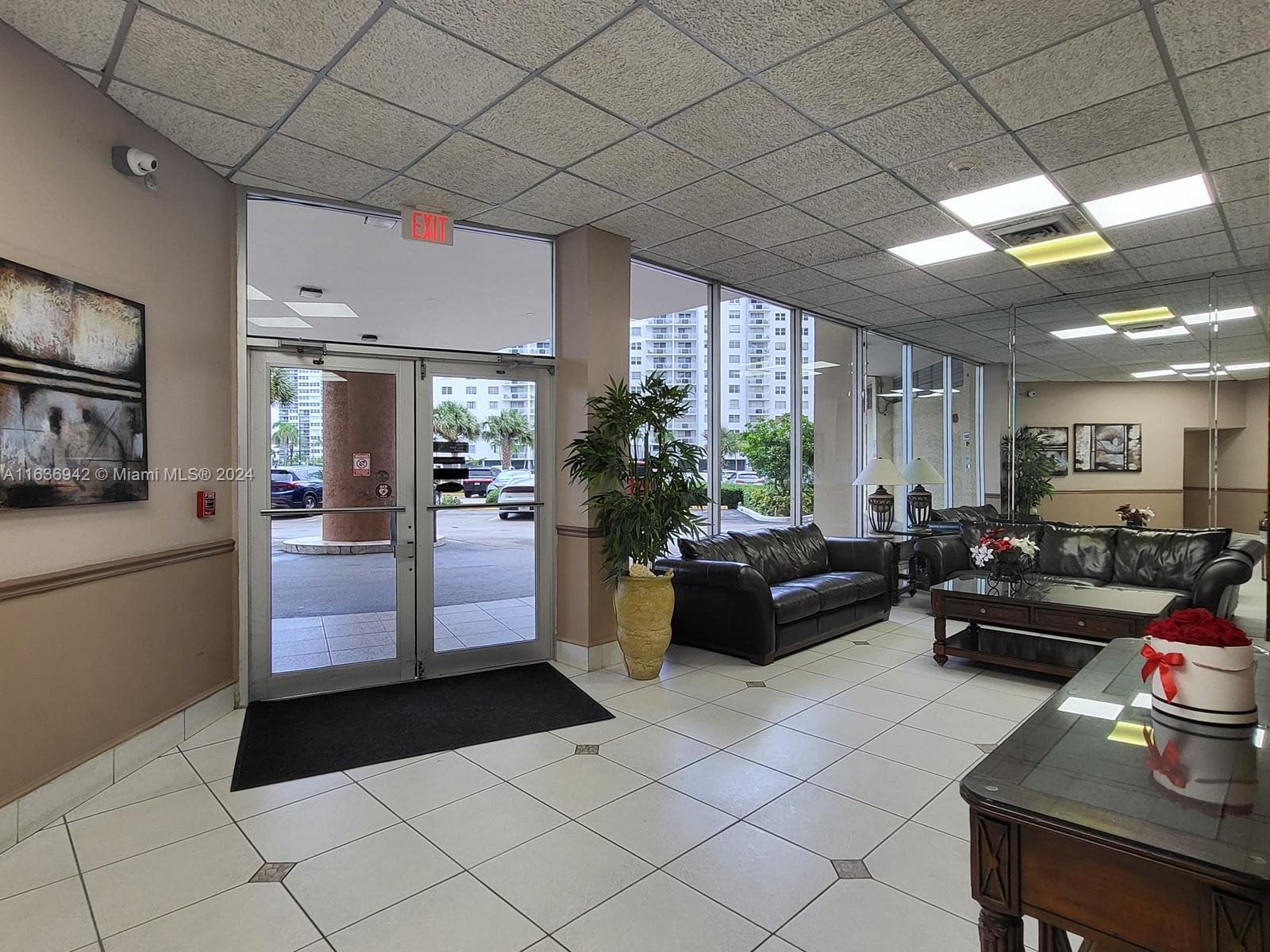 1825 S Ocean Dr 206 photo 20