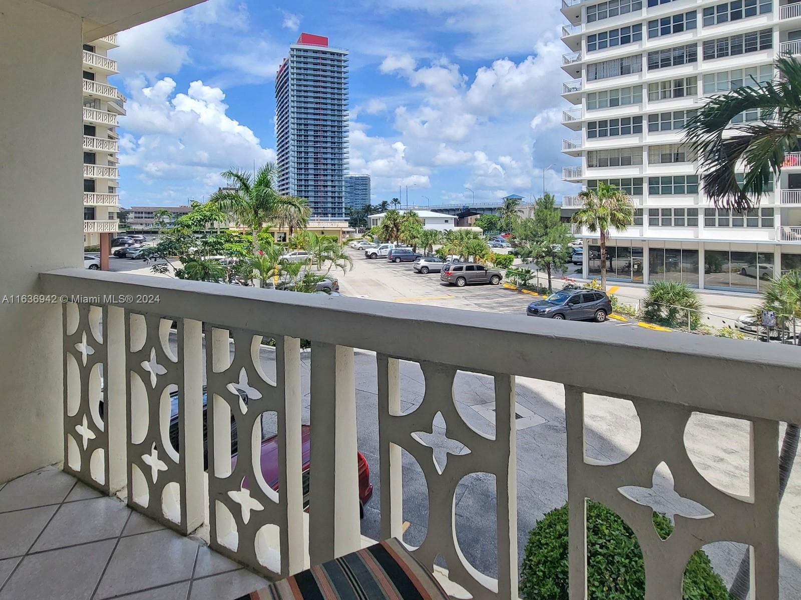 1825 S Ocean Dr 206 photo 4