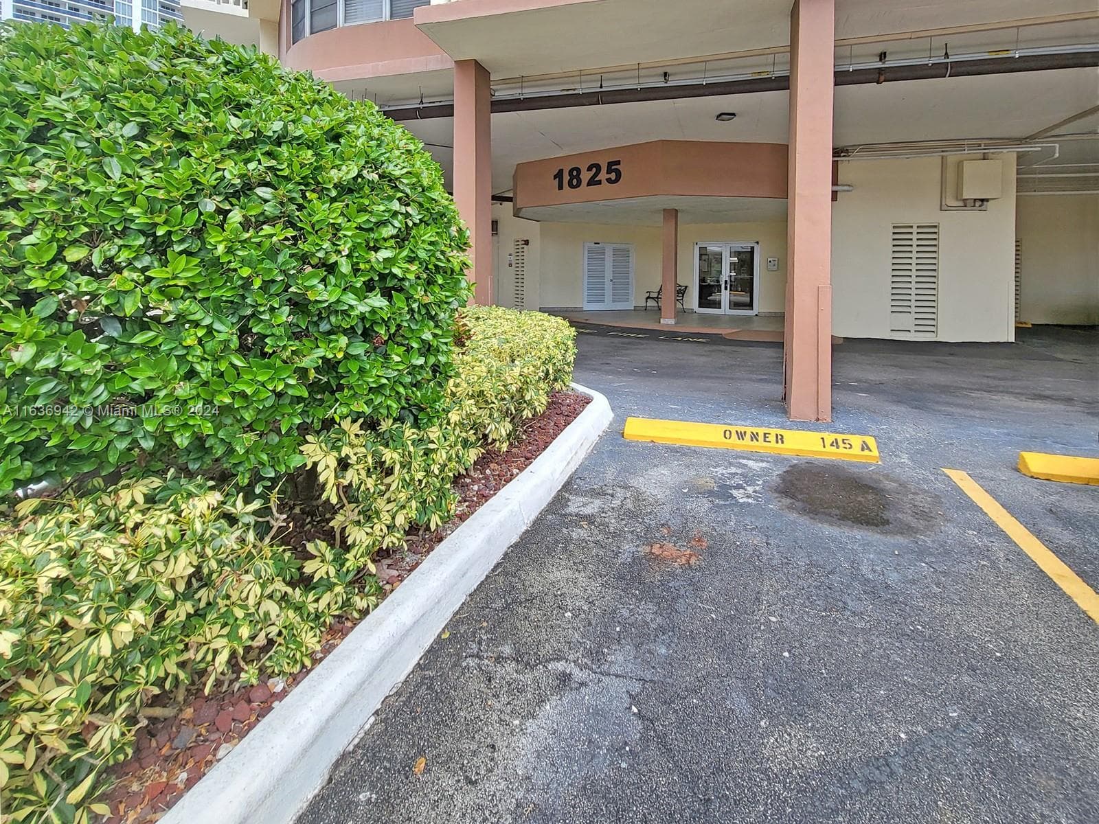 1825 S Ocean Dr 206 photo 25
