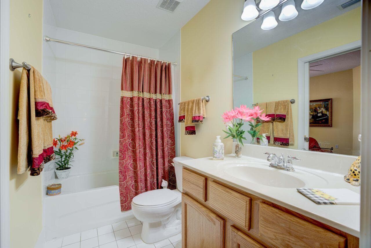 1160 SW Chapman Way 202 photo 25