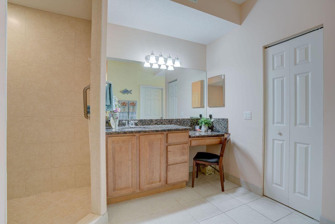 1160 SW Chapman Way 202 photo 21
