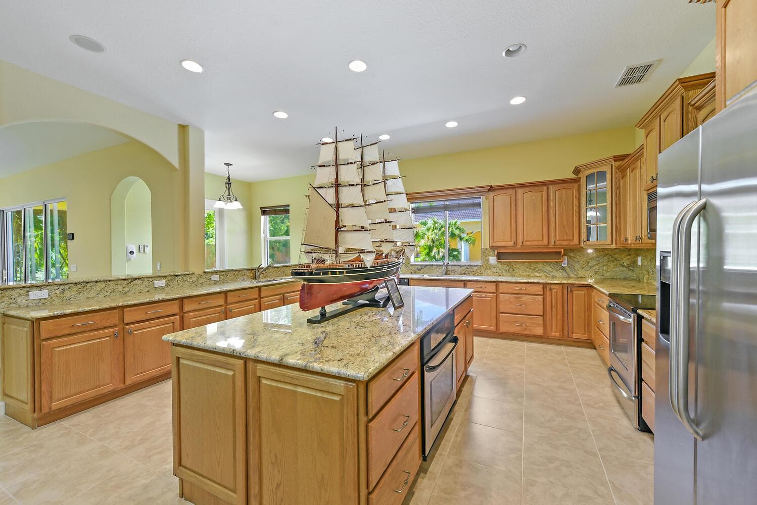 8053 S Indian River Drive photo 20