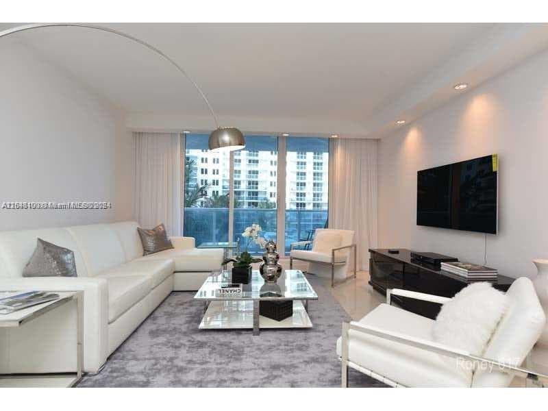 2301 Collins Ave 617 photo 2