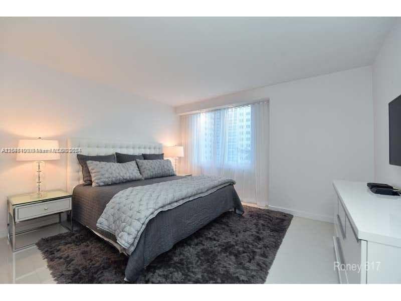 2301 Collins Ave 617 photo 5
