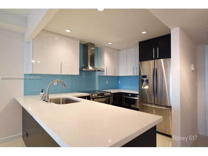 2301 Collins Ave 617 photo 4