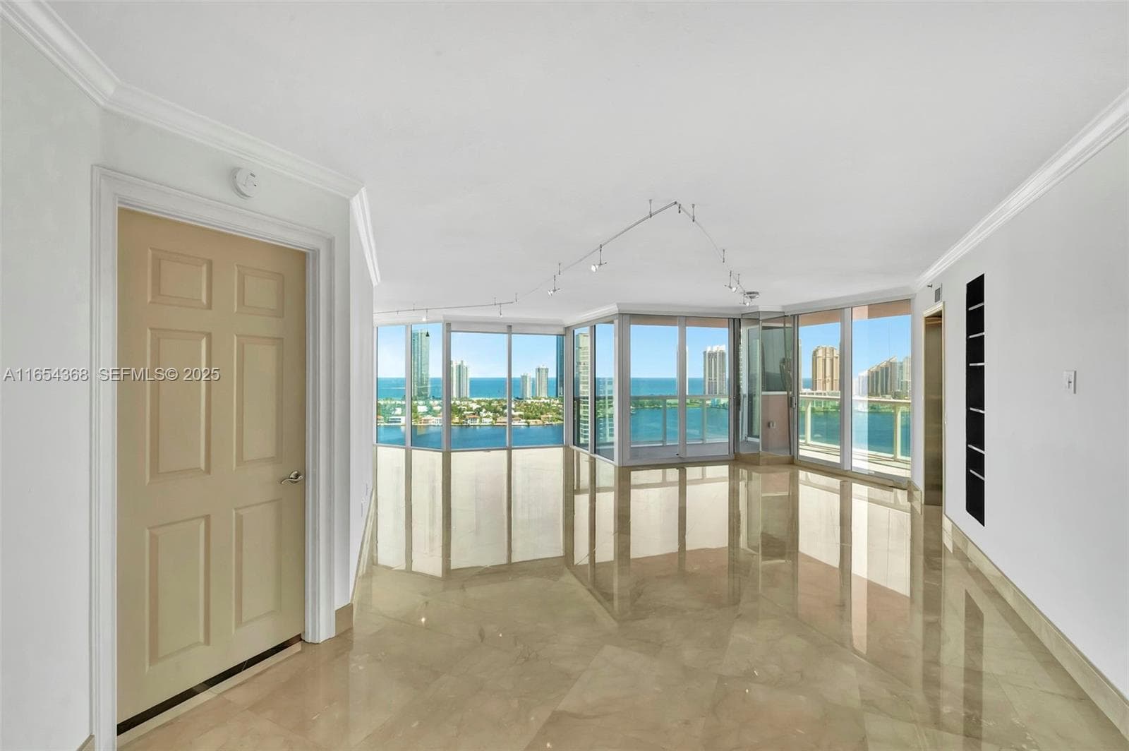 3370 Hidden Bay Dr 2708 photo 18