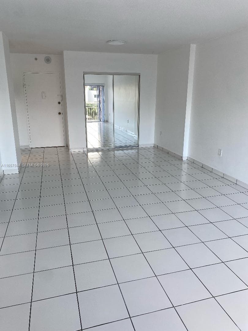 400 Kings Point Dr 328 photo 23