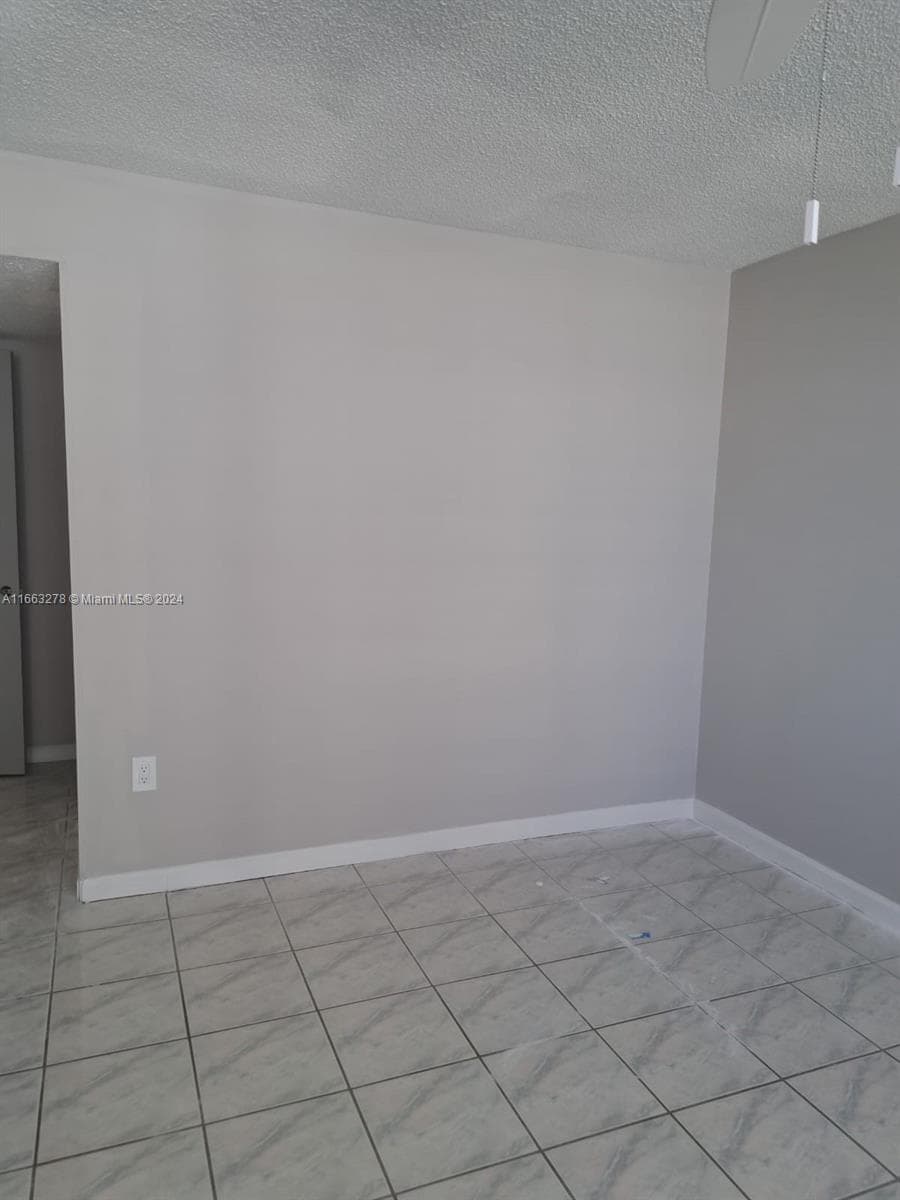 18061 Biscayne Blvd 702 photo 7