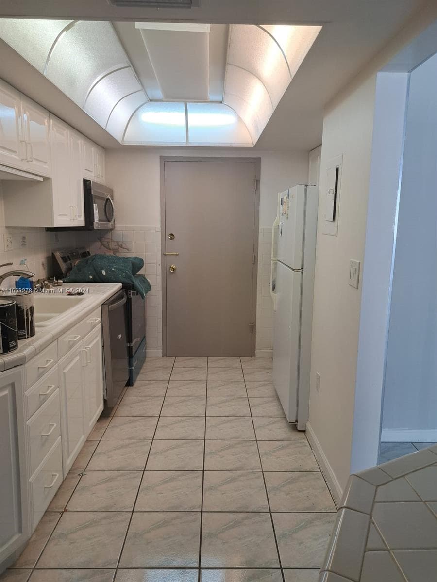 18061 Biscayne Blvd 702 photo 20