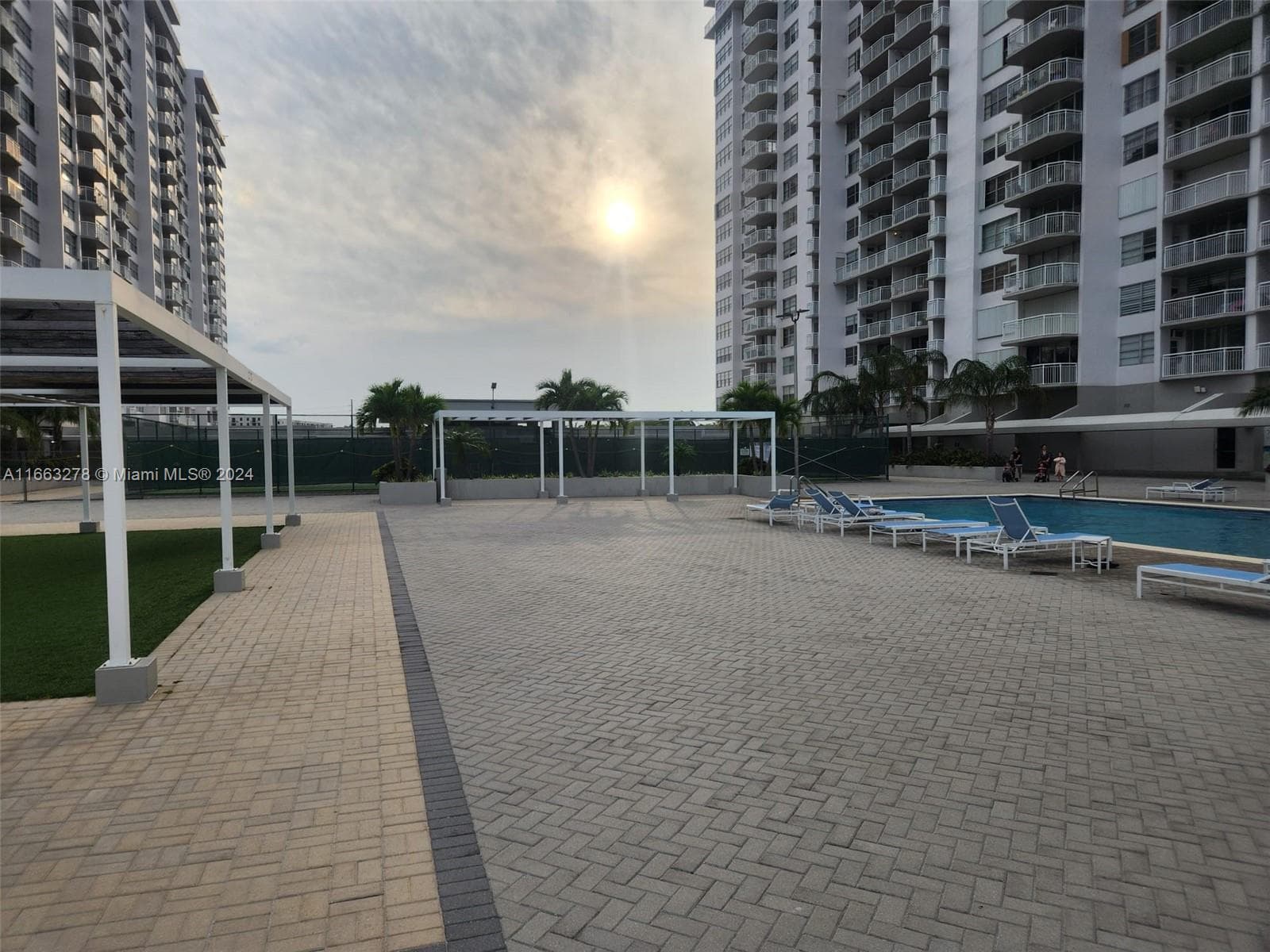 18061 Biscayne Blvd 702 photo 24