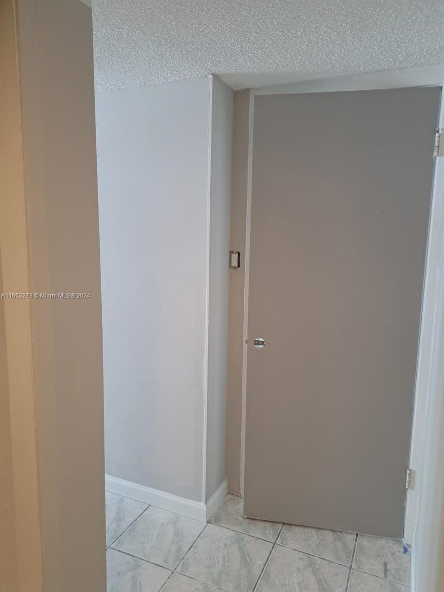 18061 Biscayne Blvd 702 photo 10