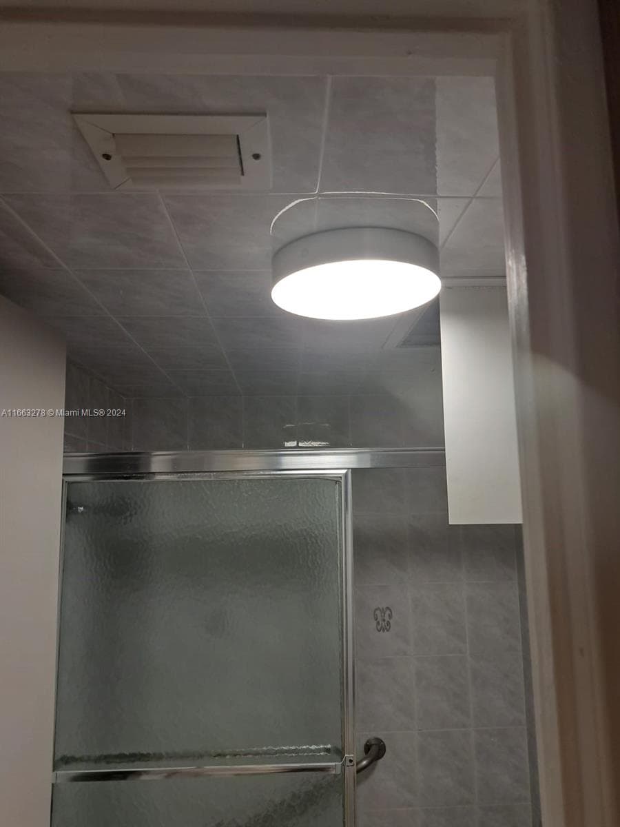 18061 Biscayne Blvd 702 photo 18
