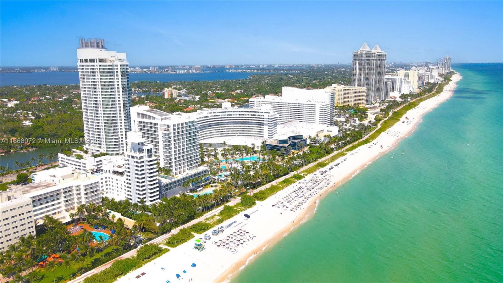 4391 Collins Ave 1501 photo 3