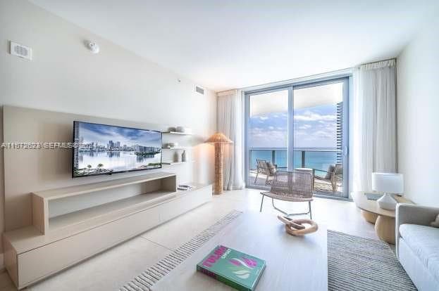 4111 S Ocean Dr 3007 photo 3