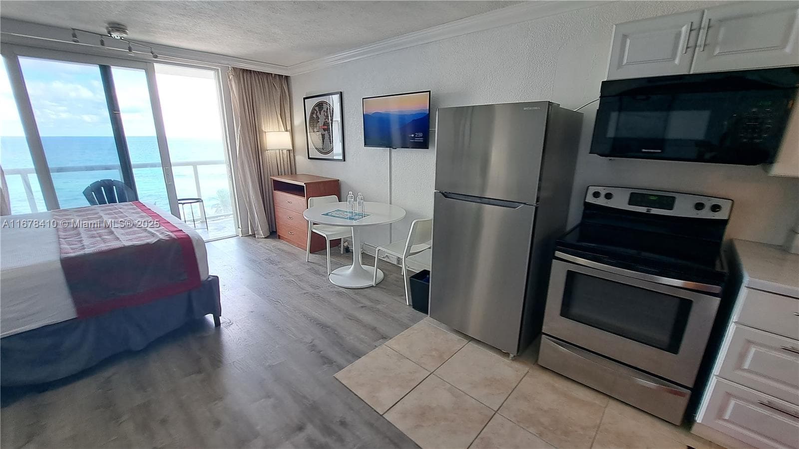 19201 Collins Ave 747 photo 8