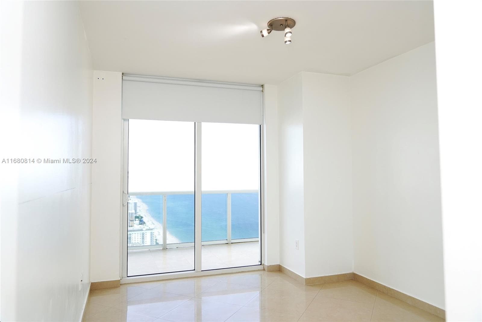 1830 S Ocean Dr 4711 photo 6