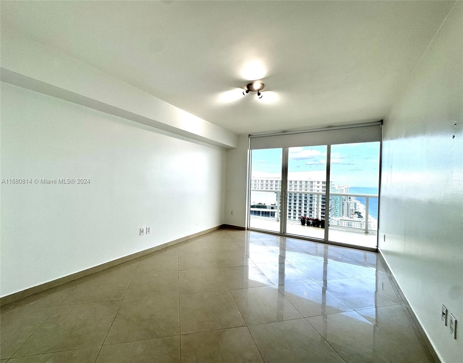 1830 S Ocean Dr 4711 photo 4