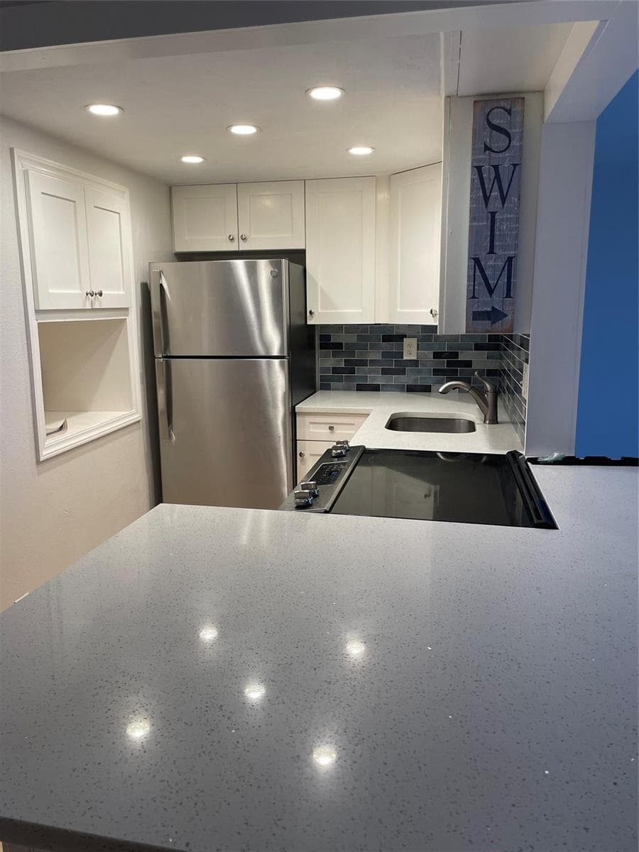 1731 SE 15 206 photo 4