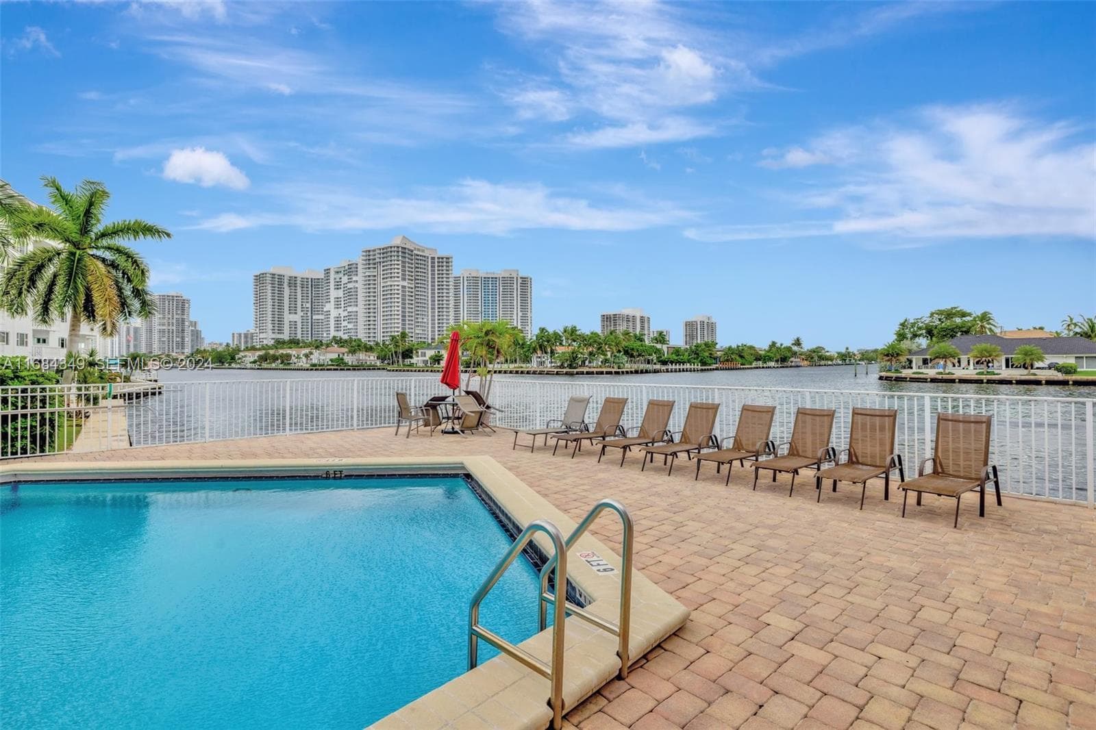 3161 S Ocean Dr 203 photo 4