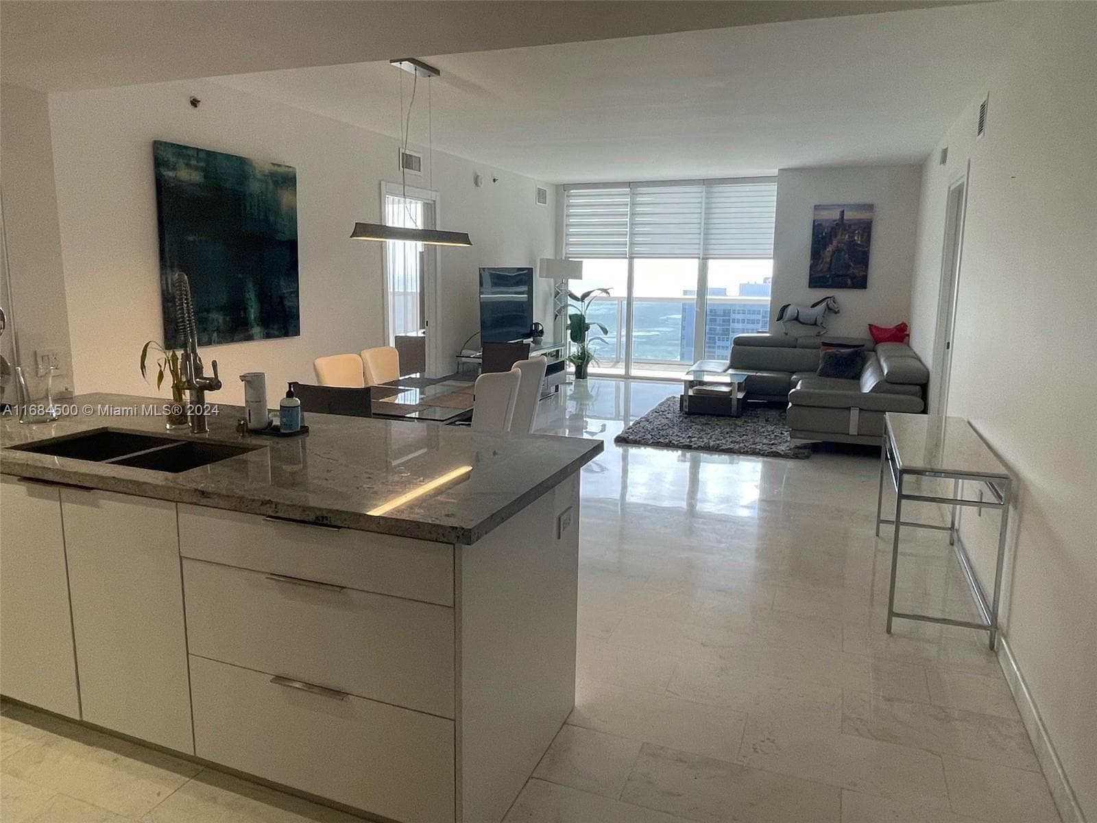1830 S Ocean Dr 2604 photo 2