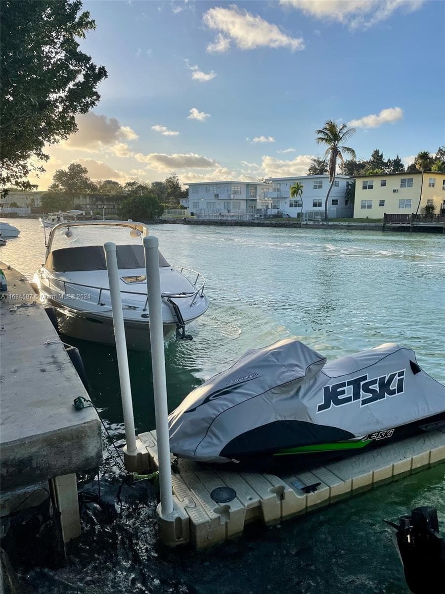 1201 Marseille Dr 17 photo 24