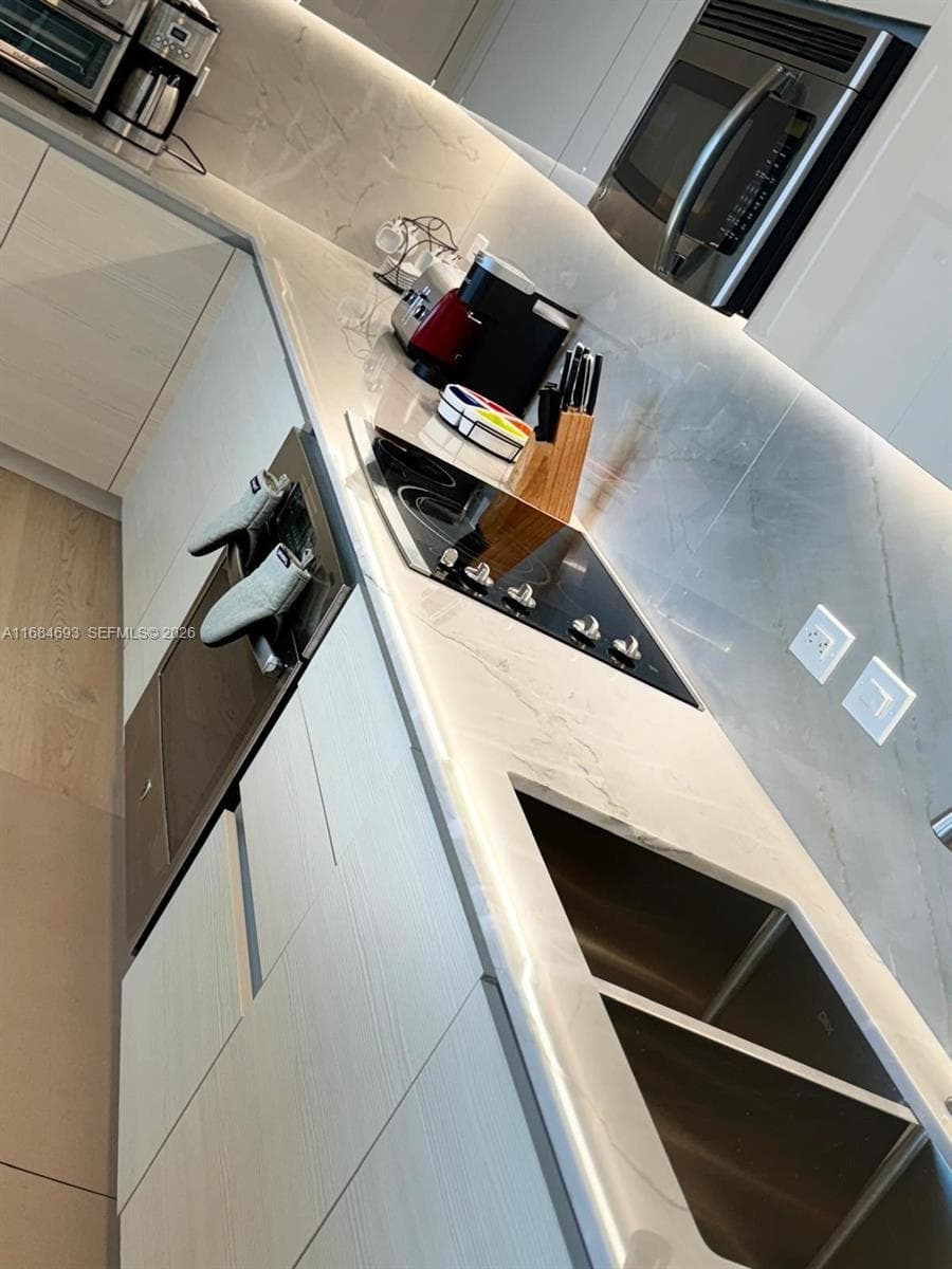 2600 E Hallandale Beach blvd T2701 photo 6