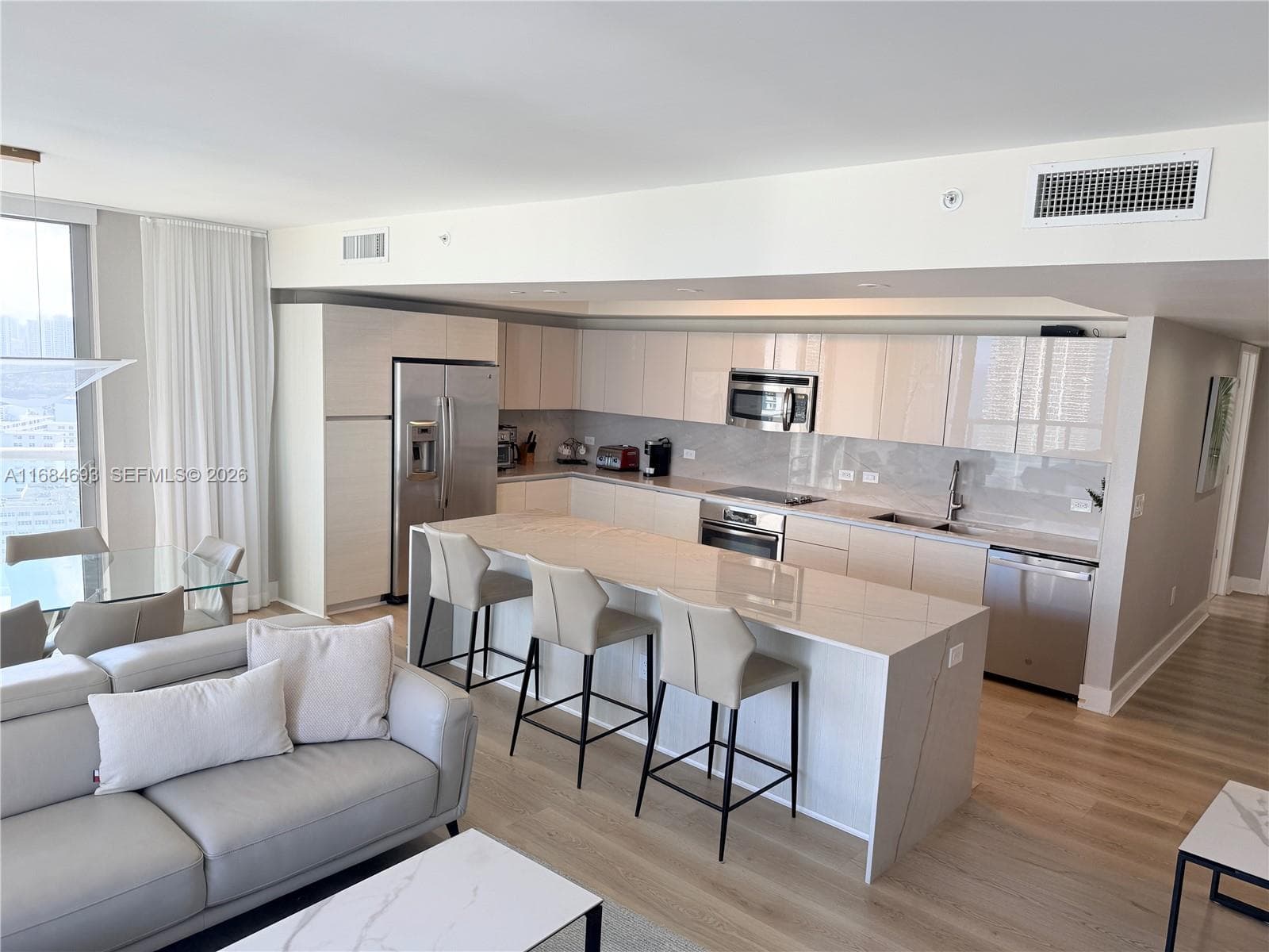 2600 E Hallandale Beach blvd T2701 photo 3
