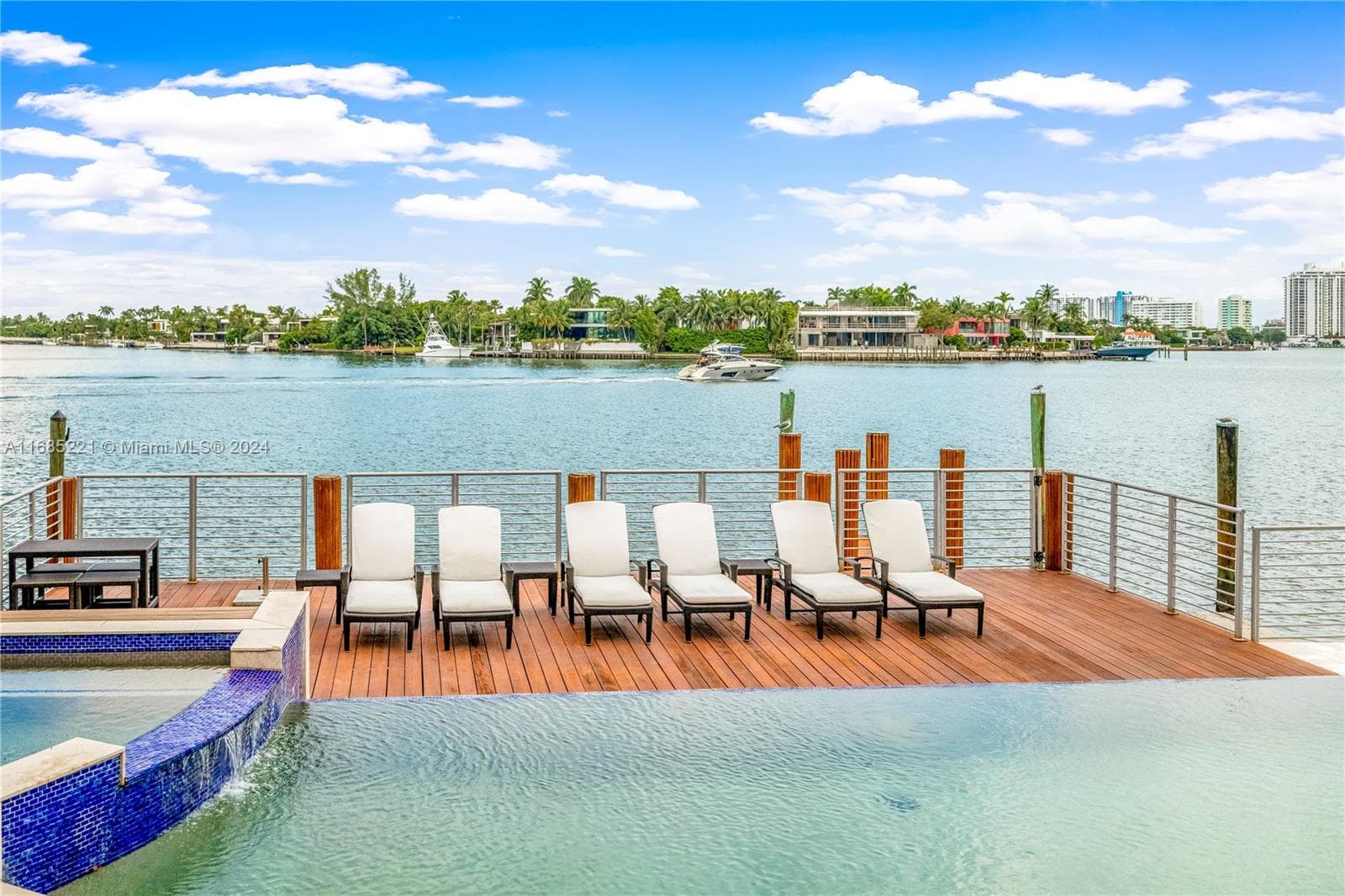 271 N Hibiscus Dr photo 11