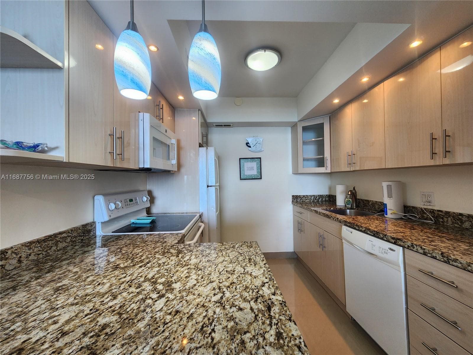 3505 S Ocean Dr 507 photo 8