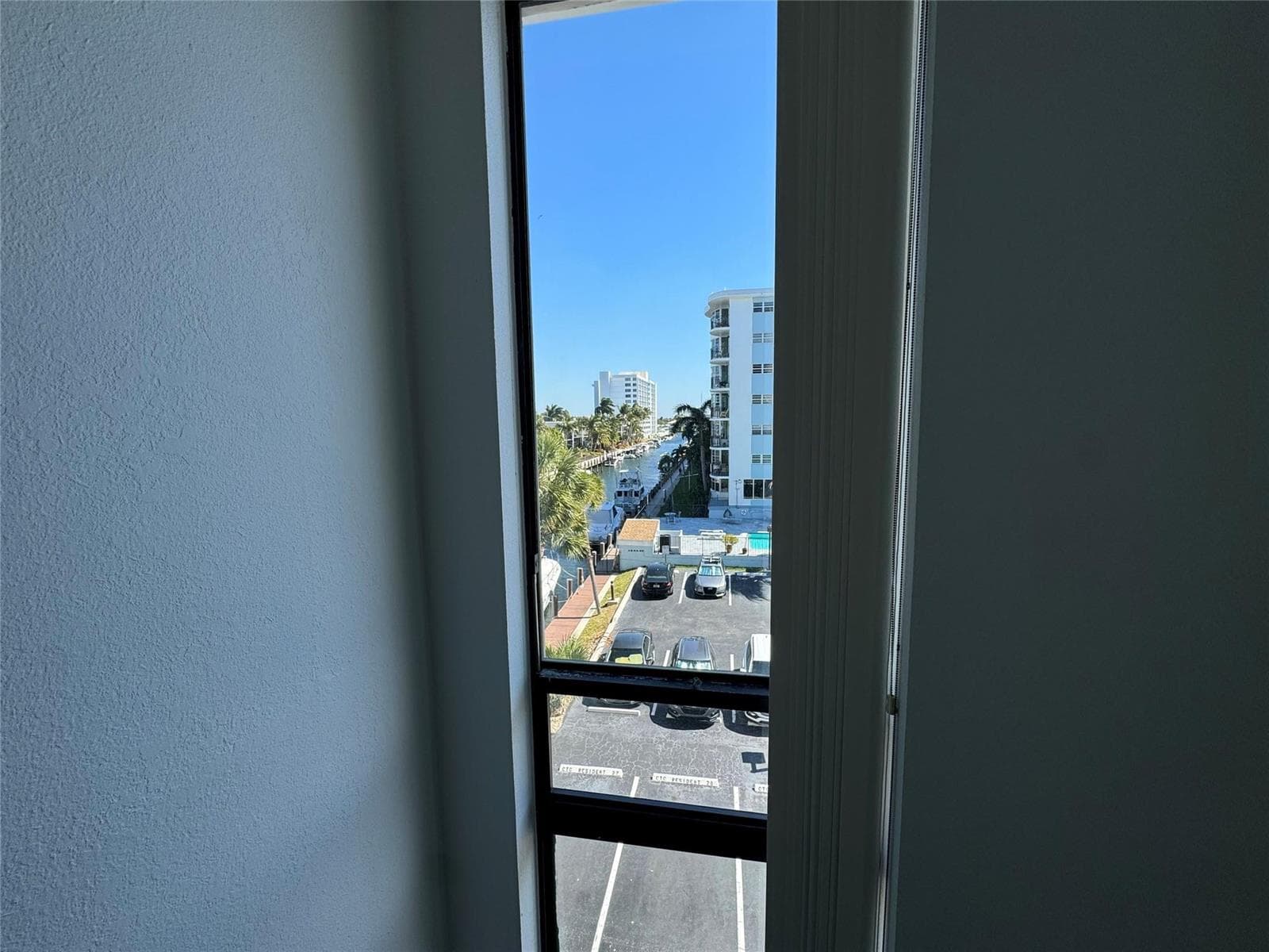 4800 Bayview Drive 406 photo 23