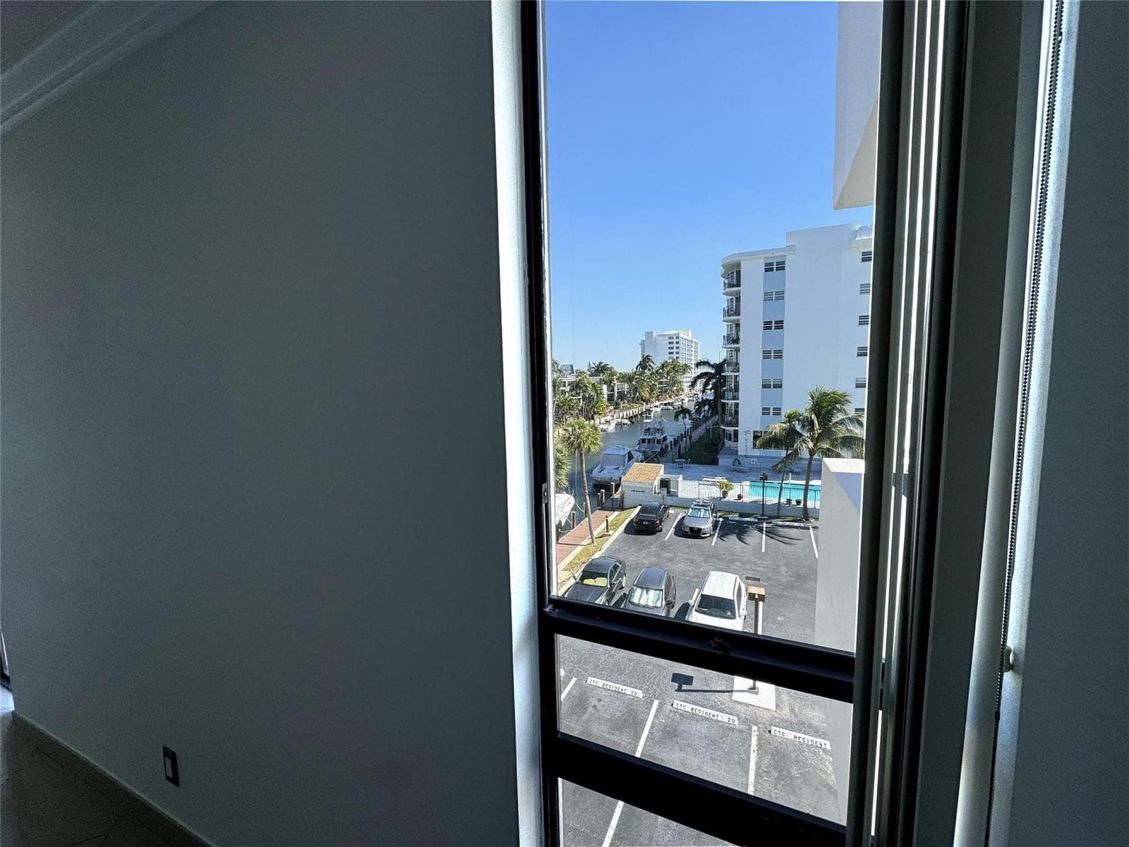 4800 Bayview Drive 406 photo 17