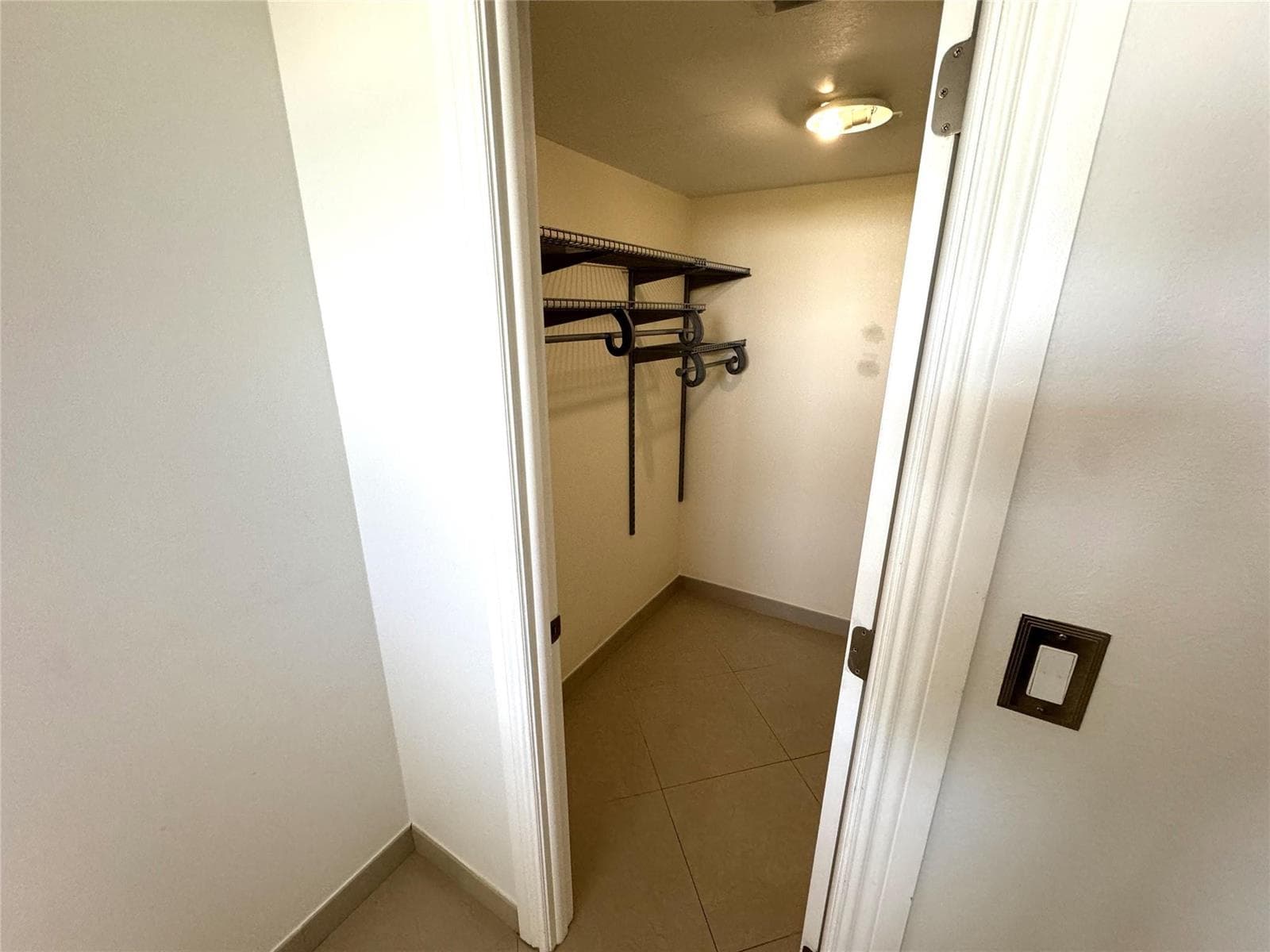 4800 Bayview Drive 406 photo 12