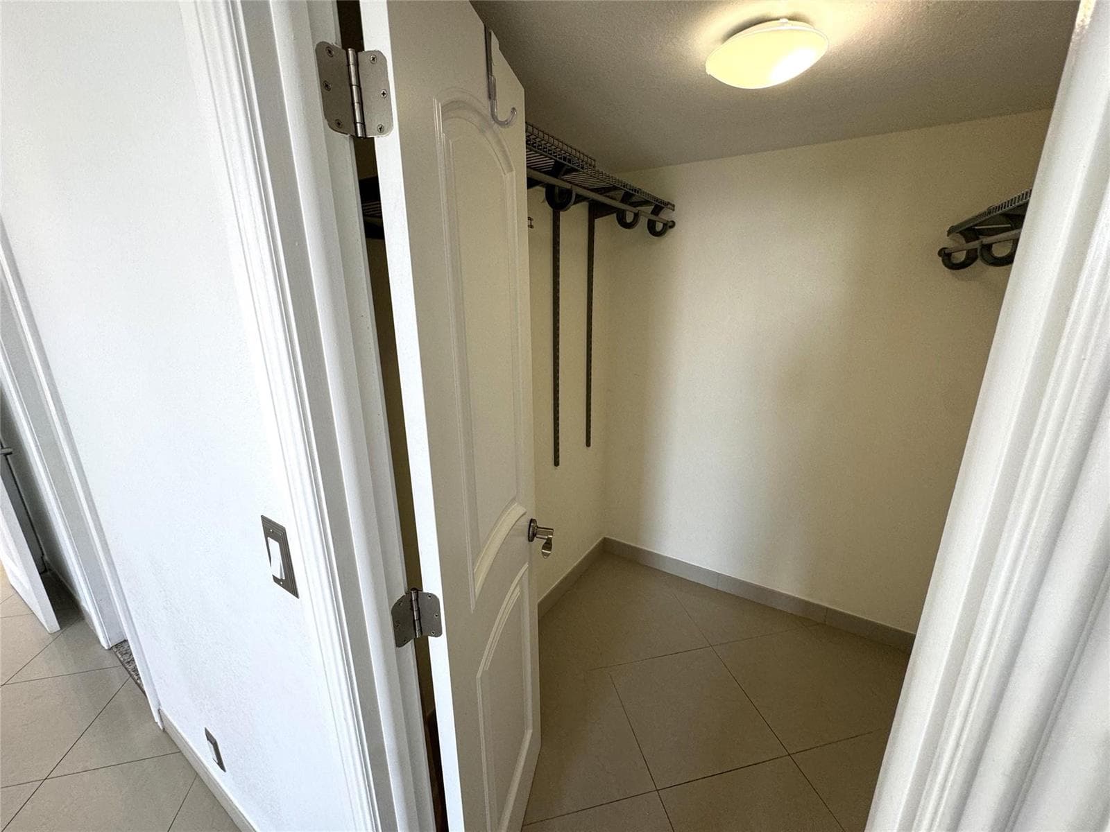 4800 Bayview Drive 406 photo 22