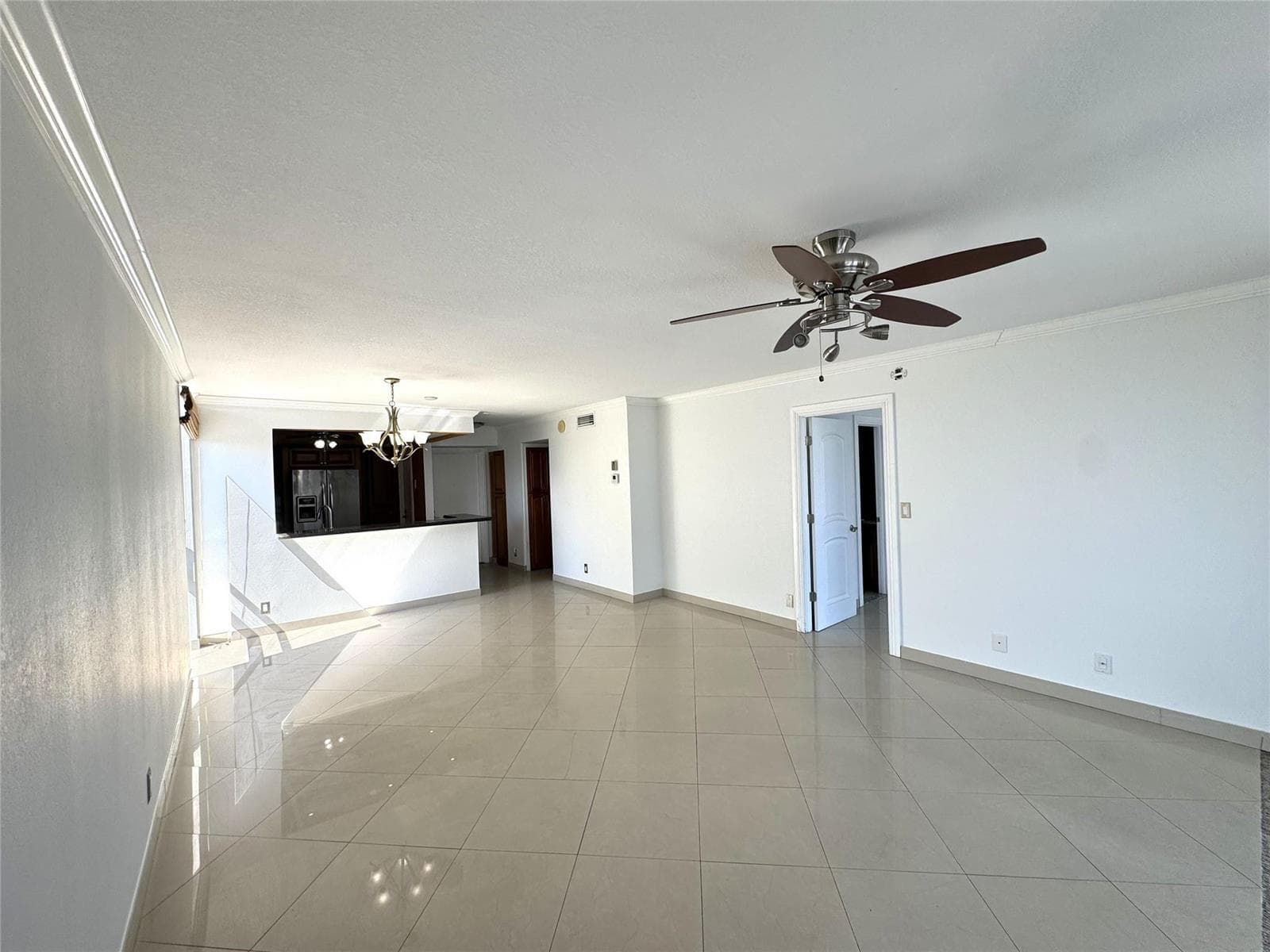 4800 Bayview Drive 406 photo 3