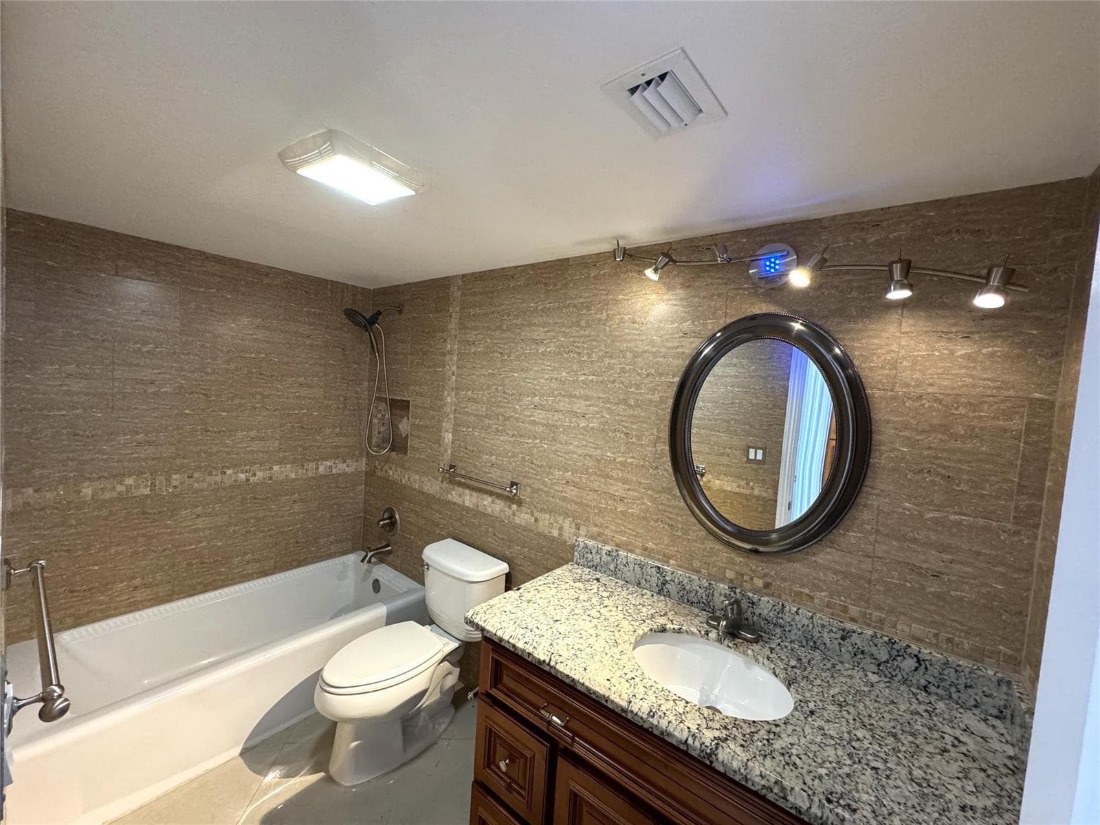 4800 Bayview Drive 406 photo 8