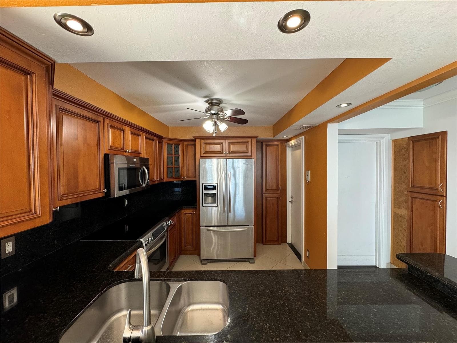 4800 Bayview Drive 406 photo 25